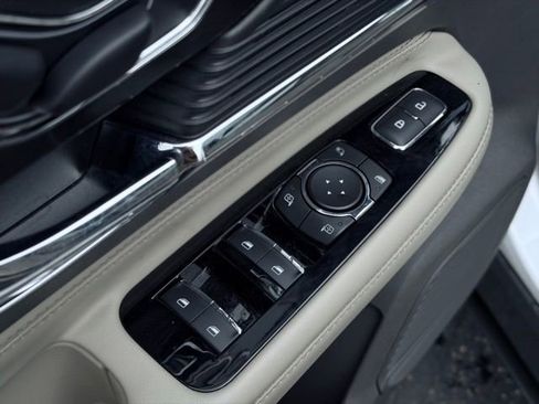 Used 2022 Lincoln Corsair AWD w/ Premium Package image 18