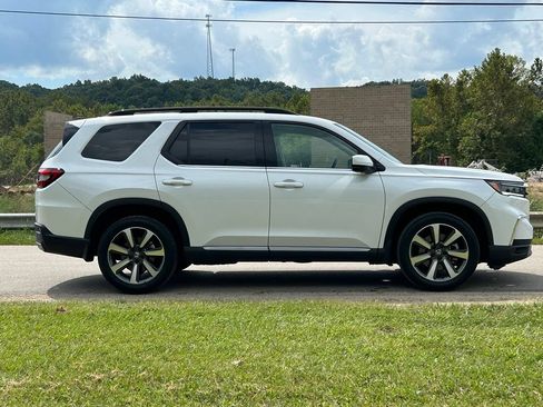 Used 2024 Honda Pilot Elite image 3