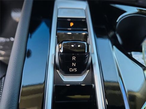 New 2026 Volkswagen Atlas SE FWD image 23