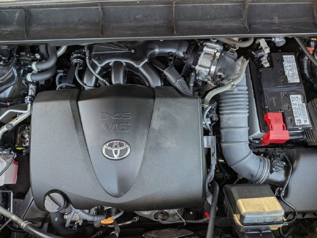 Used 2022 Toyota Highlander XLE FWD image 13