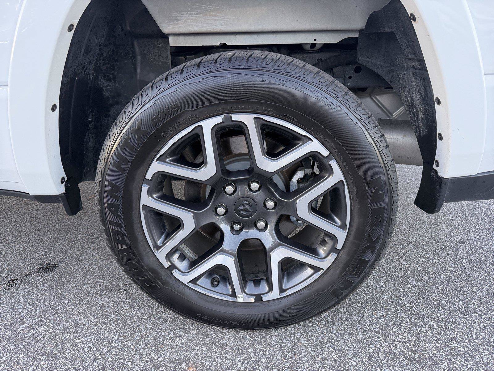 Used 2026 RAM 1500 Laramie AWD/4WD image 18
