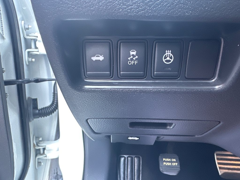 Used 2016 Nissan Maxima SR FWD image 19