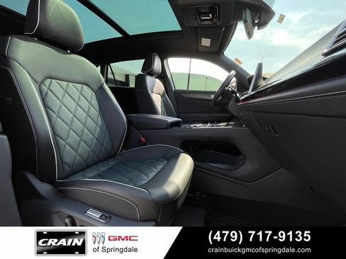 Used 2025 Volkswagen Atlas Cross Sport SEL Premium R-Line AWD/4WD image 30