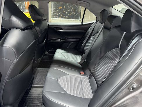Used 2024 Toyota Camry SE AWD/4WD image 17