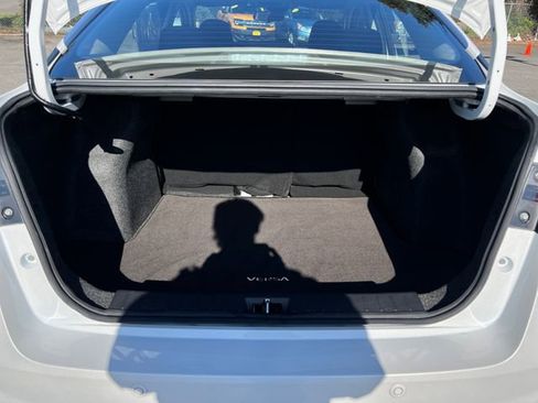 Used 2021 Nissan Versa SV FWD image 16