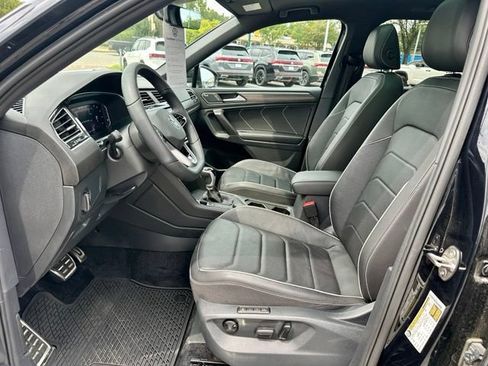 Certified 2024 Volkswagen Tiguan SEL R-Line AWD/4WD image 12