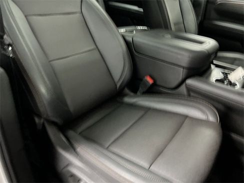 Used 2023 Chevrolet Suburban High Country image 28