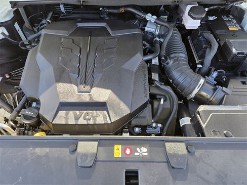 Certified 2024 Kia Carnival LX image 31