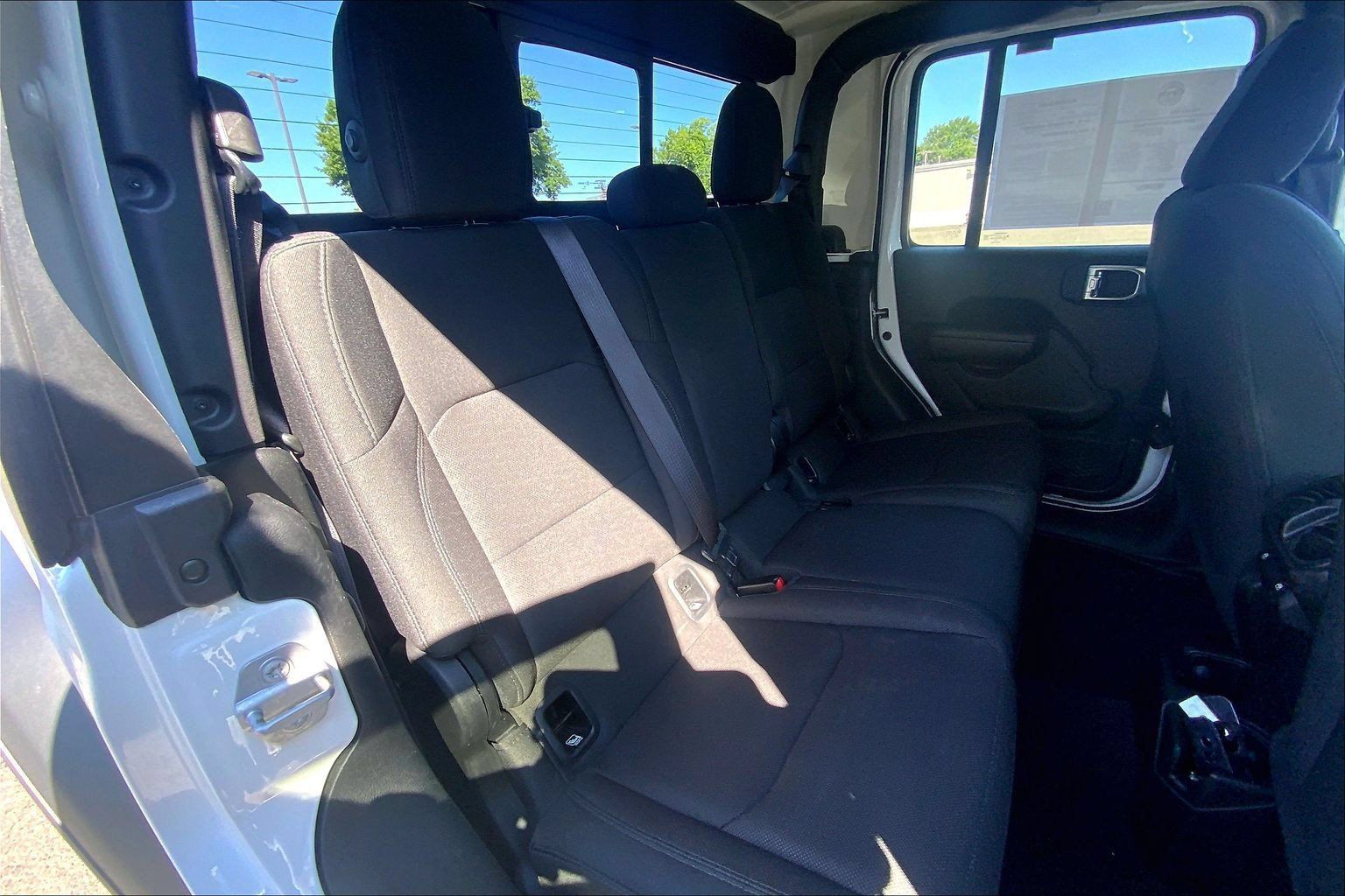 Used 2020 Jeep Gladiator Sport w/ Quick Order Package 24S AWD/4WD image 18