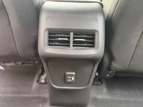 Used 2020 Chevrolet Equinox LS FWD image 20