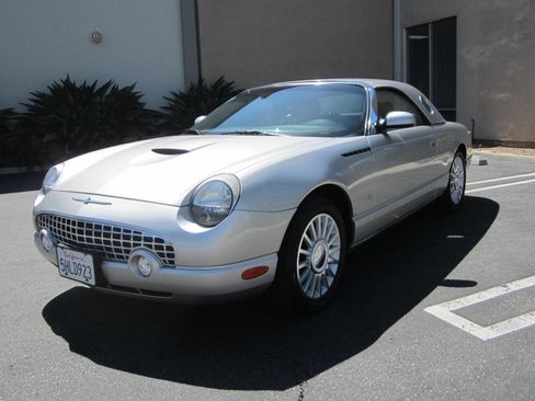 Used 2004 Ford Thunderbird Deluxe image 6
