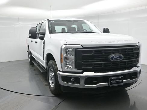 New 2026 Ford F250 XL w/ XL Chrome Package image 21
