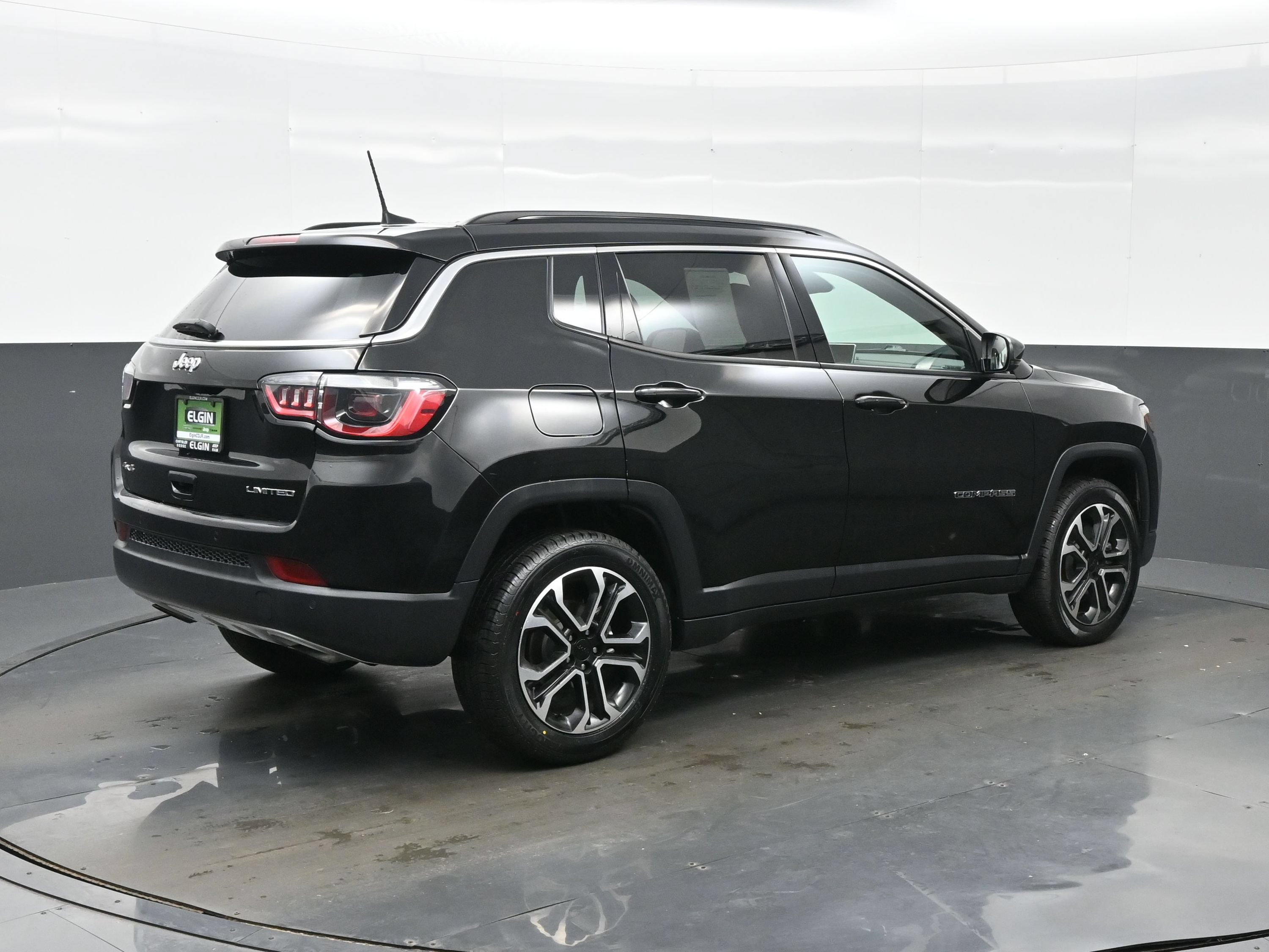 Used 2023 Jeep Compass Limited AWD/4WD image 6