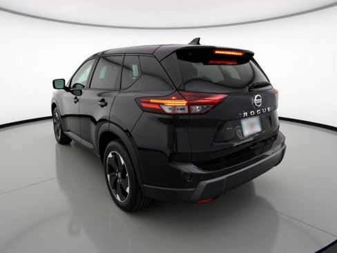 Used 2025 Nissan Rogue SV FWD image 6