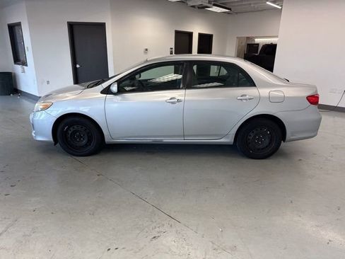 Used 2013 Toyota Corolla LE image 6