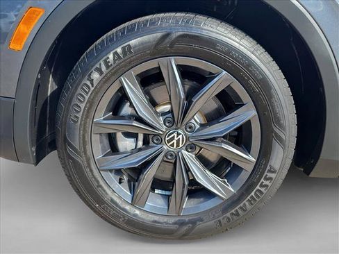 Used 2023 Volkswagen Tiguan SE FWD image 27