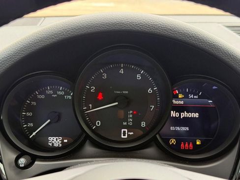 Used 2025 Porsche Macan AWD/4WD image 34