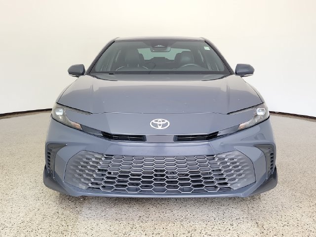 Used 2025 Toyota Camry SE w/ Convenience Package FWD image 3