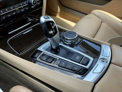 Used 2015 BMW 740Li xDrive AWD/4WD image 19