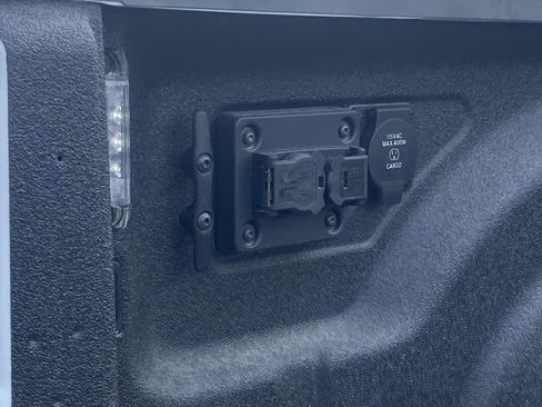 Used 2024 RAM 2500 Limited image 21