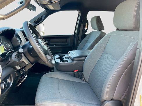 Used 2024 RAM 3500 Tradesman w/ Chrome Appearance Group image 19