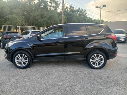 Used 2019 Ford Escape SE w/ Ford Safe & Smart Package AWD/4WD image 4
