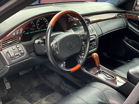 Used 2002 Cadillac De Ville DTS w/ Premium Equipment Pkg image 13