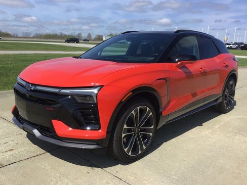 Used 2025 Chevrolet Blazer EV SS AWD/4WD image 3