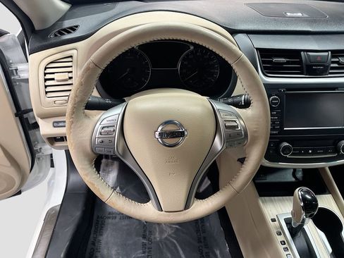 Used 2016 Nissan Altima 2.5 SL w/ 2.5 Technology Package image 11
