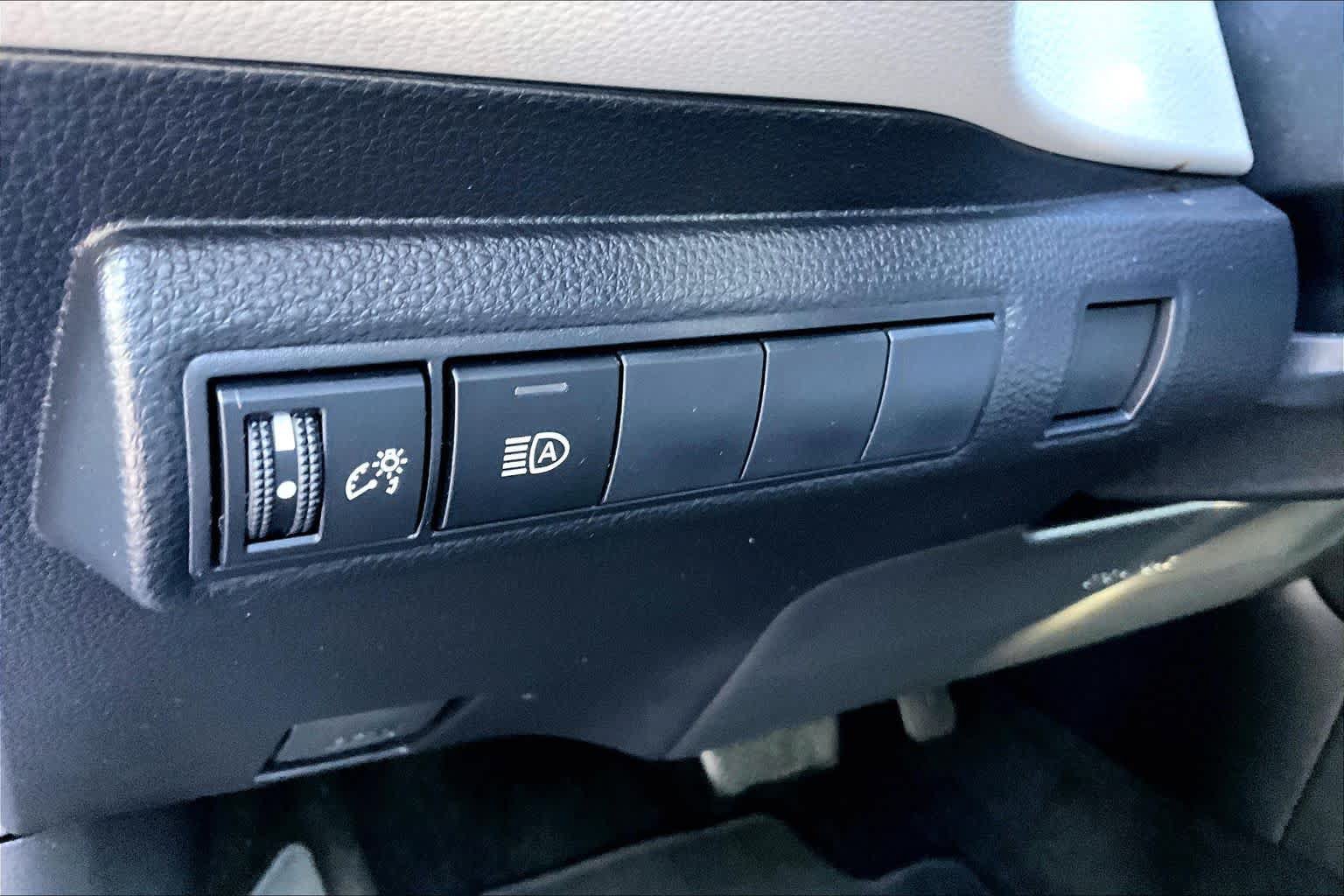 Certified 2024 Toyota Corolla LE FWD image 32