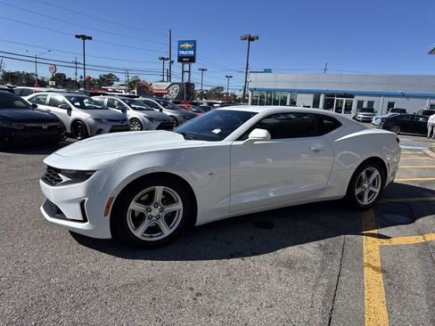 Used 2023 Chevrolet Camaro LT image 4