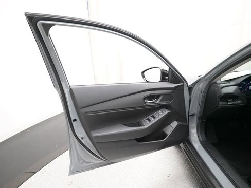 Certified 2025 Honda Accord SE image 27