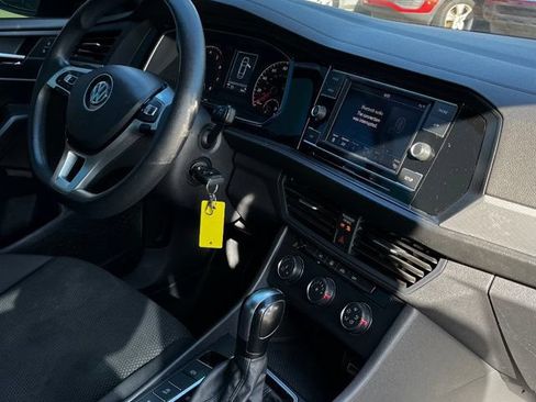 Used 2019 Volkswagen Jetta FWD image 18
