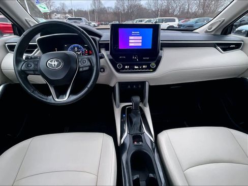 Certified 2023 Toyota Corolla Cross XLE image 21