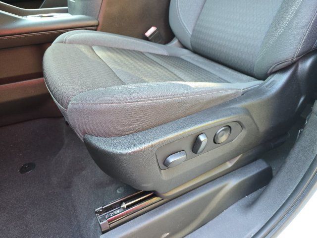 Used 2021 Chevrolet Suburban LS RWD image 23