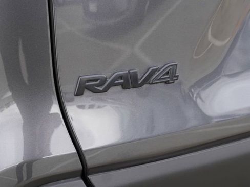 Used 2023 Toyota RAV4 XLE Premium image 10