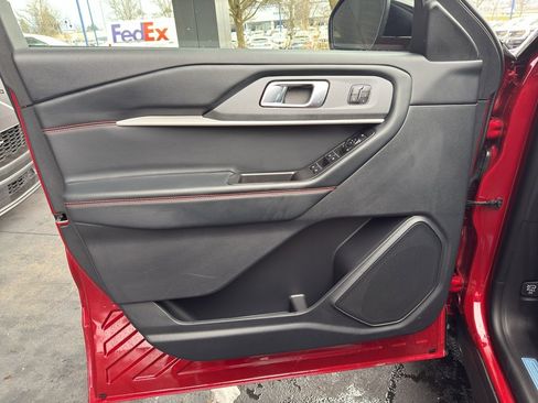 New 2026 Ford Explorer ST-Line w/ ST-Line Street Pack image 15