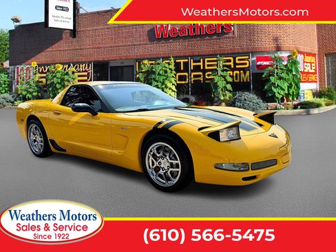 Used 2004 Chevrolet Corvette Z06 w/ Memory Package RWD image 1