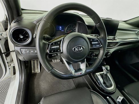 Used 2021 Kia Forte GT-Line w/ GT-Line Premium Package image 9