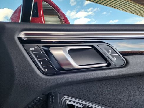 Used 2024 Porsche Macan w/ Premium Plus Package image 57