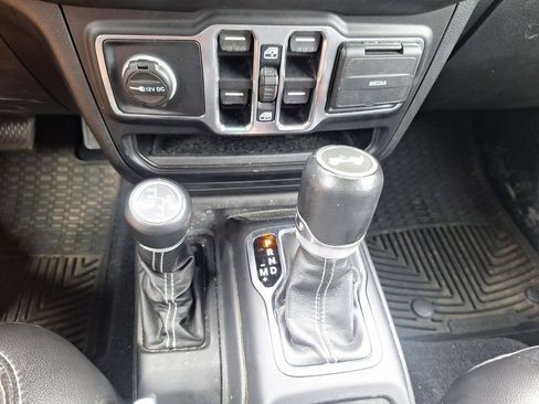 Used 2021 Jeep Wrangler Unlimited Sahara w/ Safety Group AWD/4WD image 18