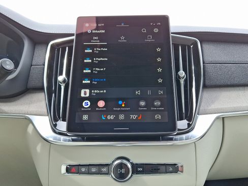 New 2025 Volvo XC90 T8 Plus image 14