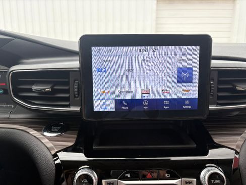 Used 2023 Ford Explorer Limited image 43