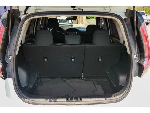 Used 2023 Kia Soul LX w/ LX Technology Package FWD image 25