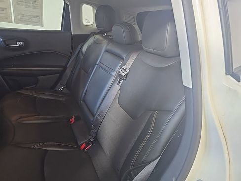 Used 2019 Jeep Compass Latitude image 15