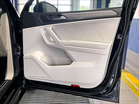 Certified 2023 Volkswagen Tiguan SE R-Line AWD/4WD image 12