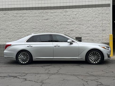 Used 2018 Genesis G90 5.0 Ultimate RWD image 17