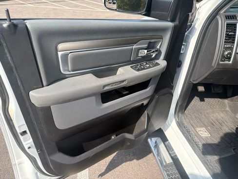 Used 2017 RAM 1500 Classic SLT w/ SLT Plus D←cor Group AWD/4WD image 8