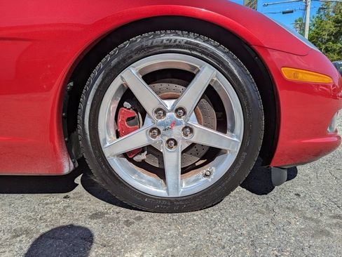 Used 2005 Chevrolet Corvette Coupe w/ Preferred Equipment Group RWD image 50