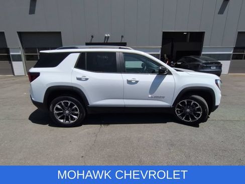 Used 2025 GMC Terrain Elevation w/ Elevation Premium Package AWD/4WD image 6